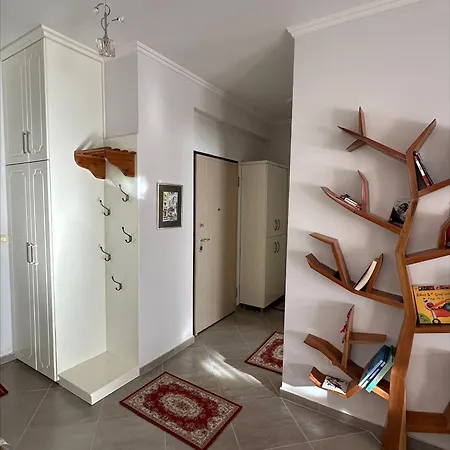 Olive Hill Apartment *